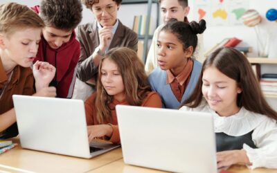 Rutas de Diploma de Escuelas Secundarias en Miami-Dade: Una Guía Completa